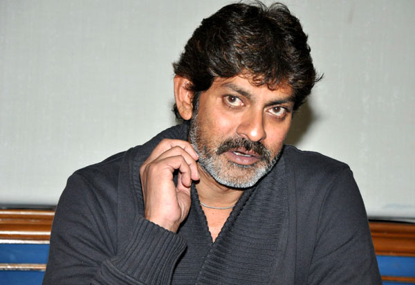 jagapathi babu,cast feelings,jagapathi babu about cast,jagapathi babu shocking comments on cast  జగపతిబాబు.. కులం గురించి కామెంట్స్!